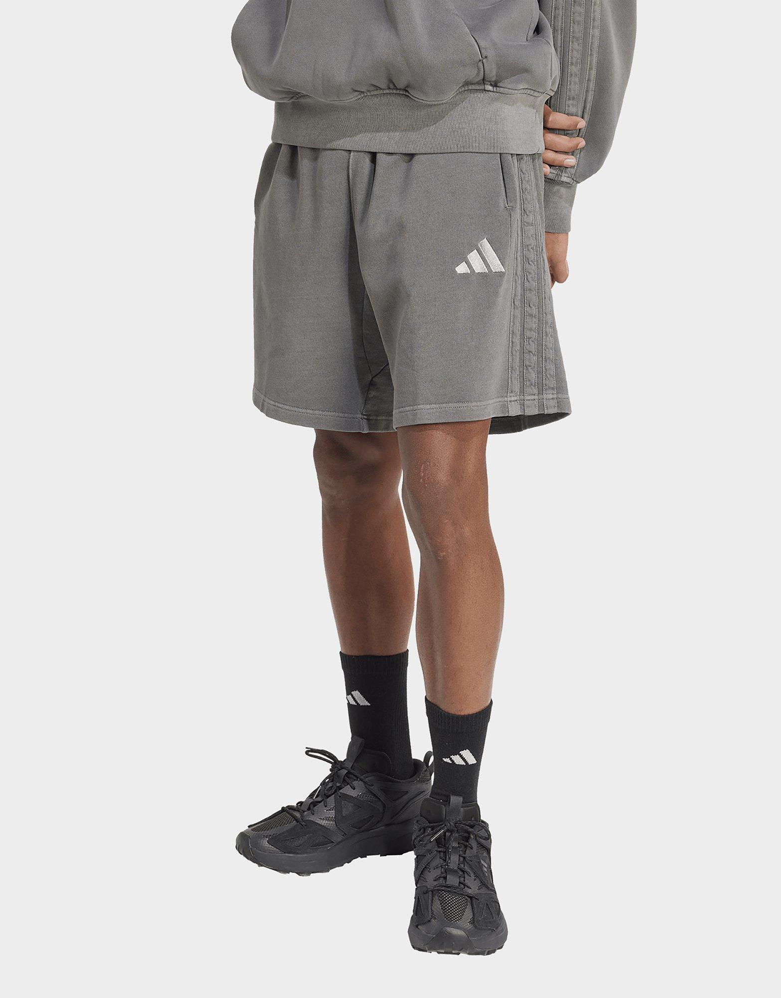 adidas Pantalón corto ALL SZN de felpa lavada, tiro de 20 cm