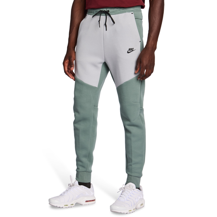 Nike Tech Fleece